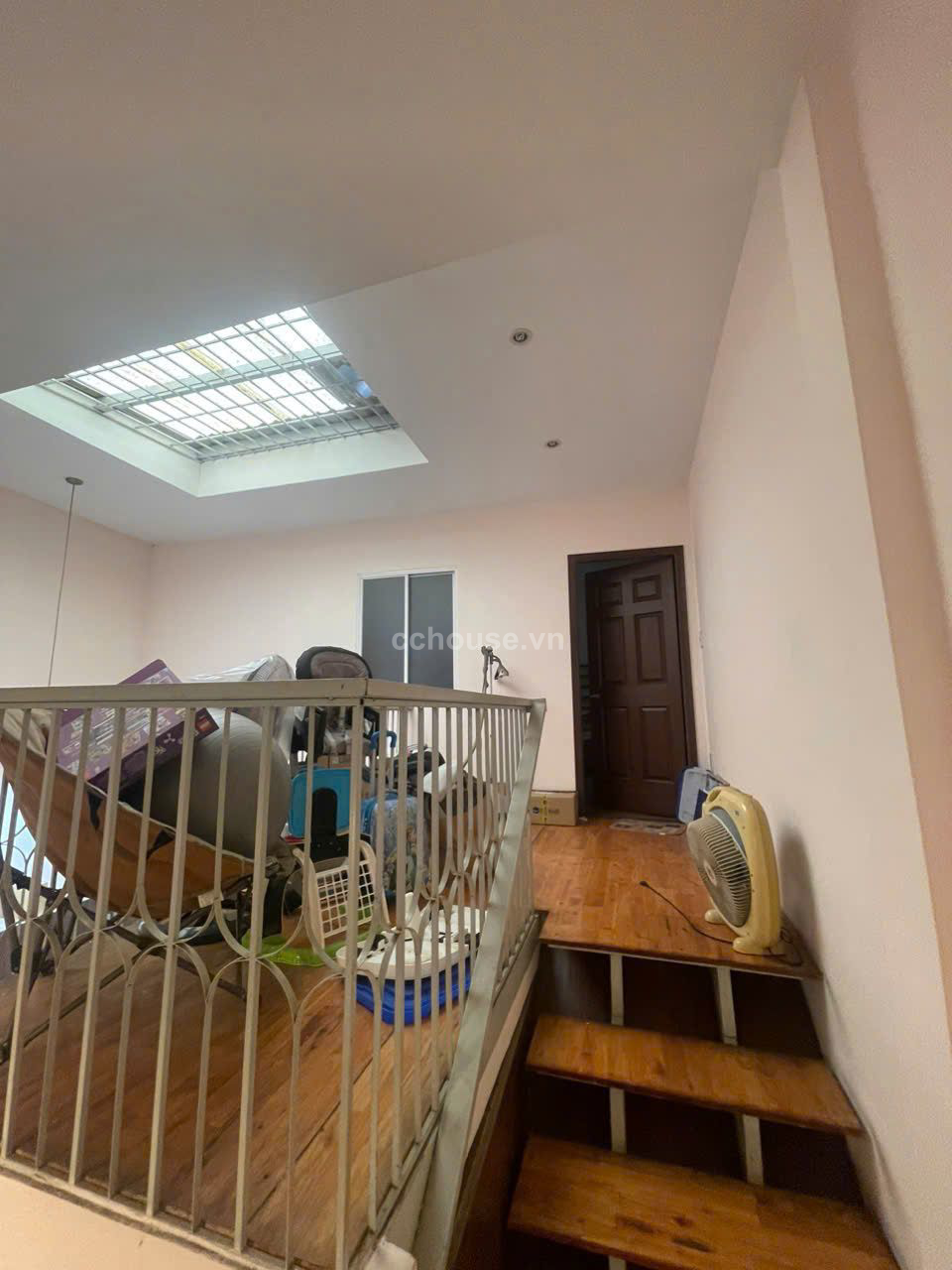 Ngay trung tâm Q10 hẻm xe hơi ngang 5m . Cách Mt vài bước chân. Giá mềm