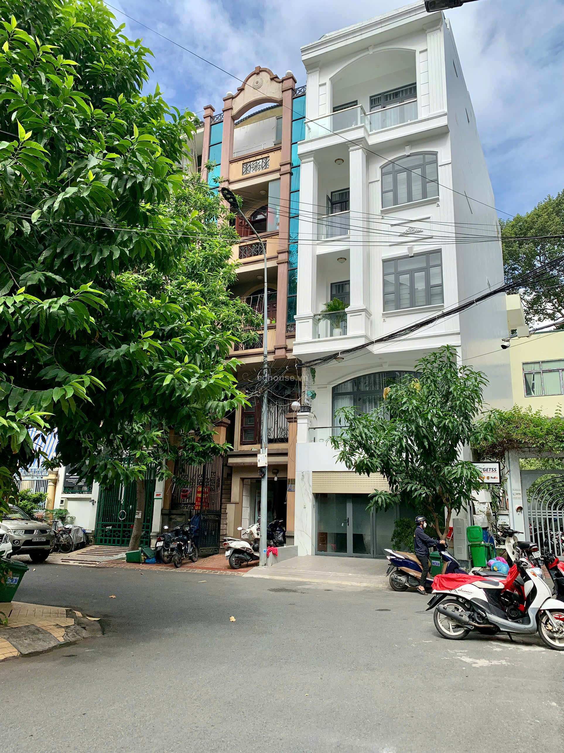 Bán nhà đường 12m Huỳnh Lan Khanh, P.Tân Sơn Hòa. DT 5x17m, 5 tầng