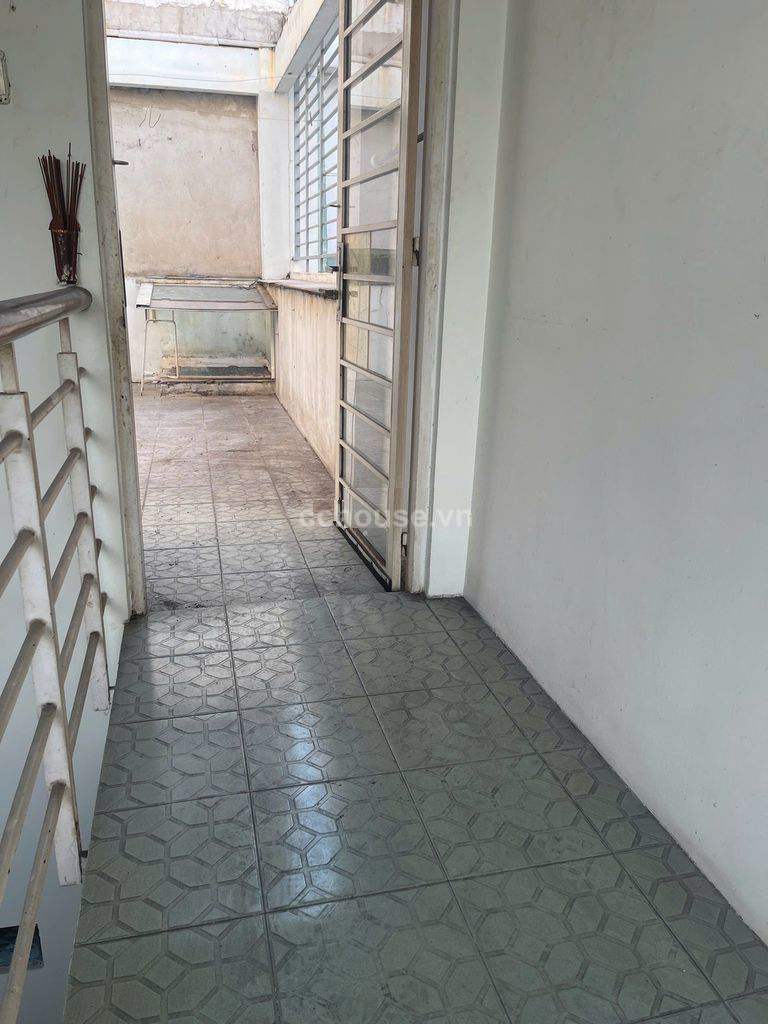 Cho thuê nhà MT Ni Sư Huỳnh Liên, P.Bảy Hiền. DT 4x14m, 3 tầng