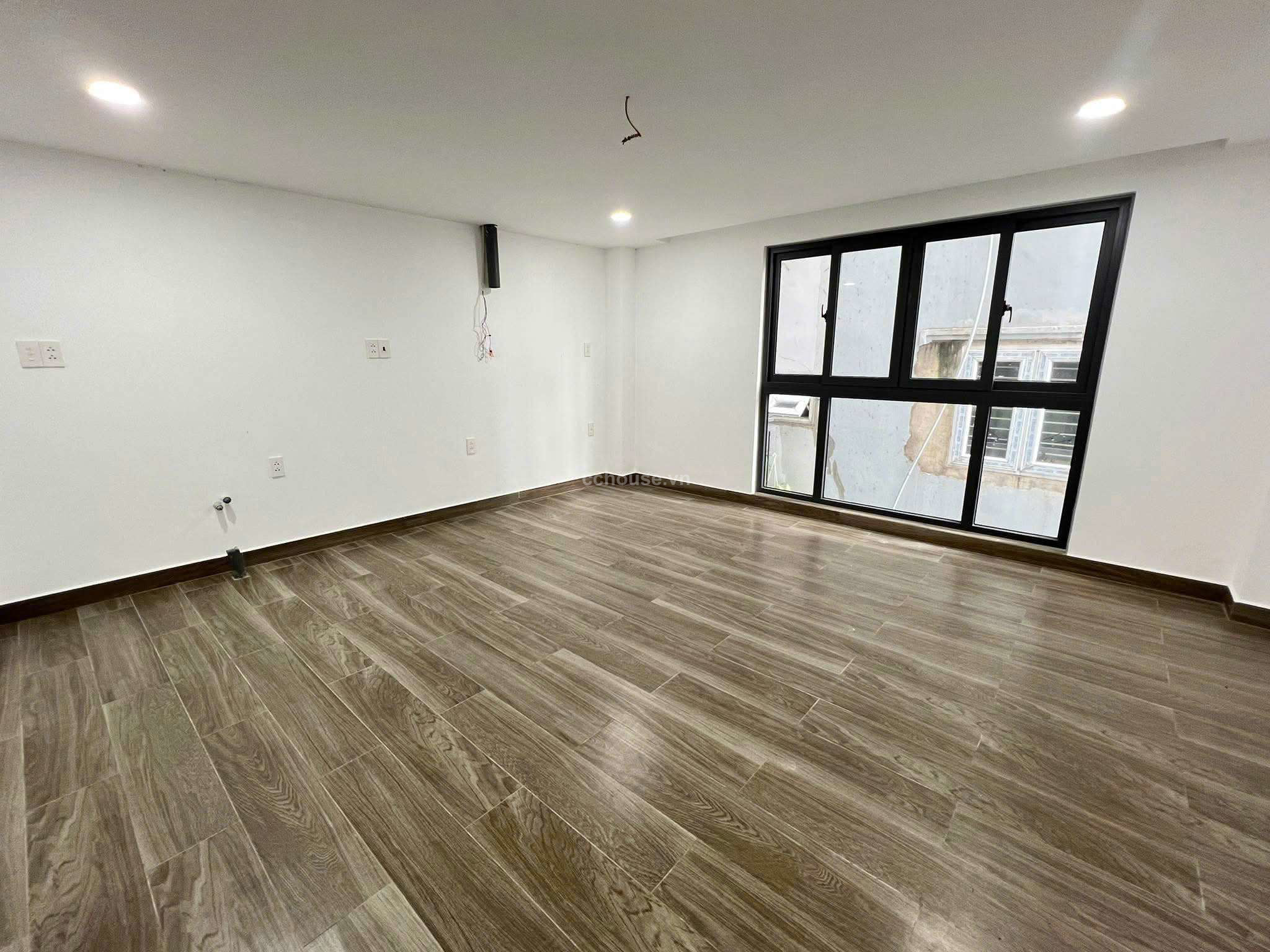 Bán nhà 2MT Trường Sa, P.Nhiêu Lộc. DT 4.75x17m, 6 tầng MCT