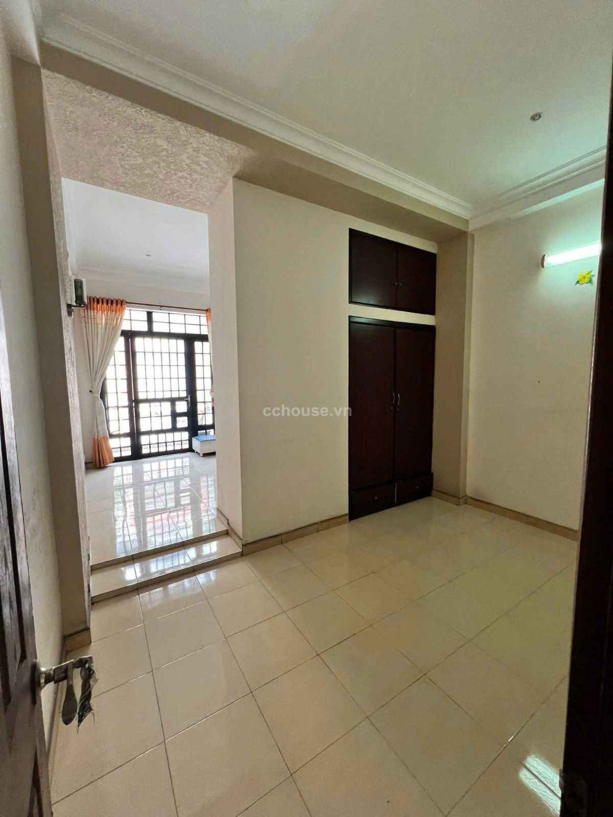 Cho thuê NCMT 425 Nguyễn Thái Bình, P.Bảy Hiền. DT 4.2x17m, 4 tầng