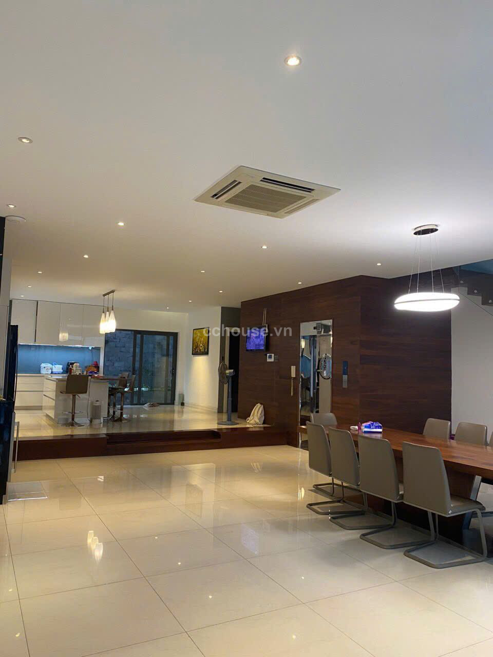 Mặt tiền 34 Hồ Biểu Chánh, Phường 11, Quận Phú Nhuận.
