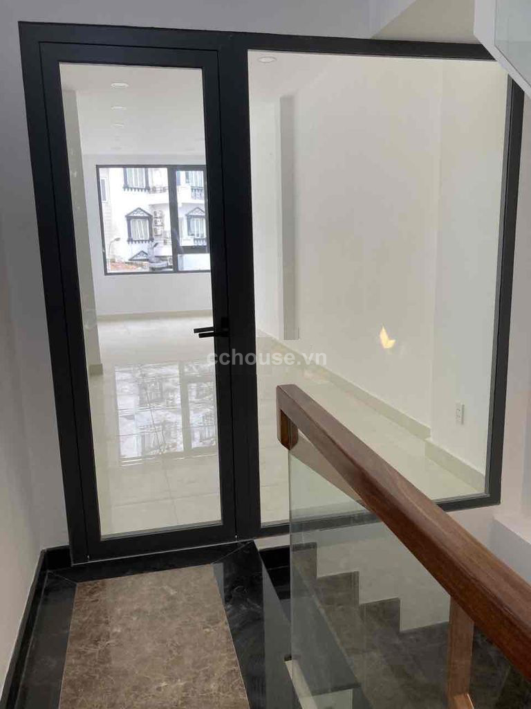 Cho thuê nhà NCMT Nguyễn Cư Trinh. DT 3x12m, 4 tầng ST