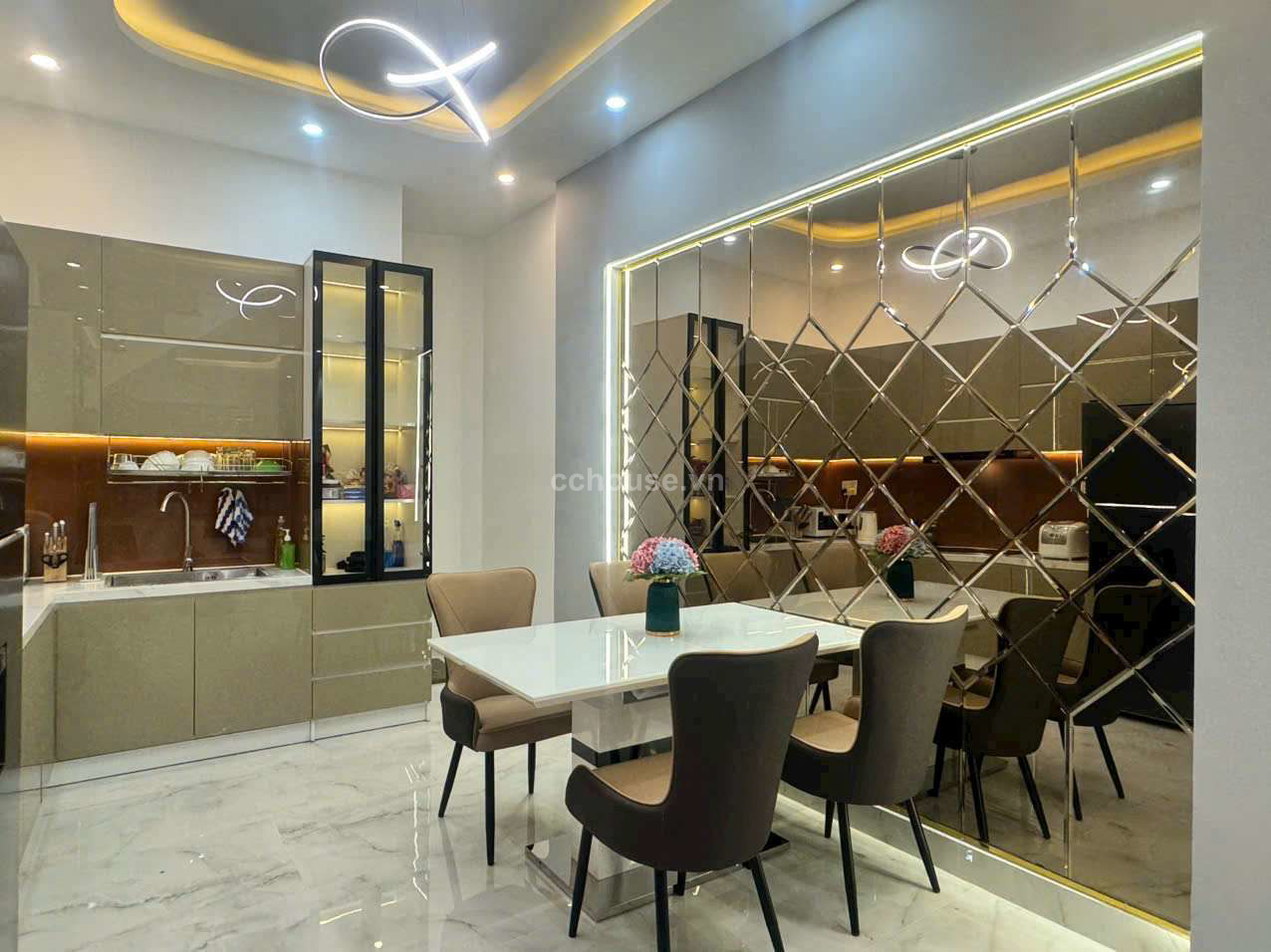 Bán nhà 4 tầng hẻm Lê Hồng Phong phường 10 quận 10