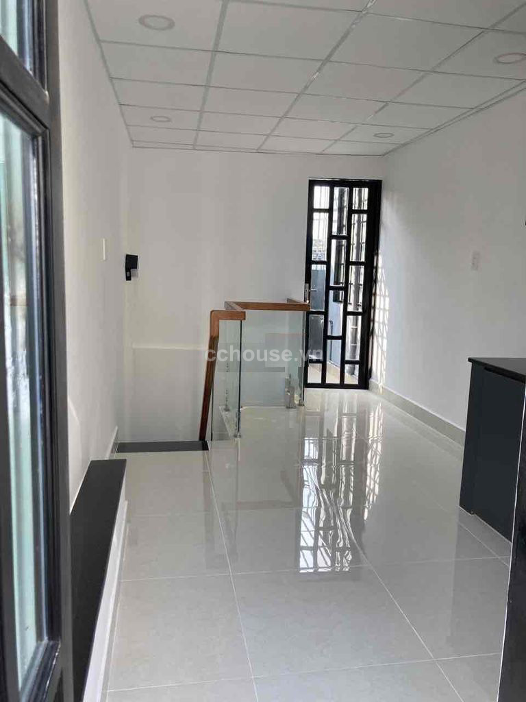 Cho thuê nhà NCMT Nguyễn Cư Trinh. DT 3x12m, 4 tầng ST
