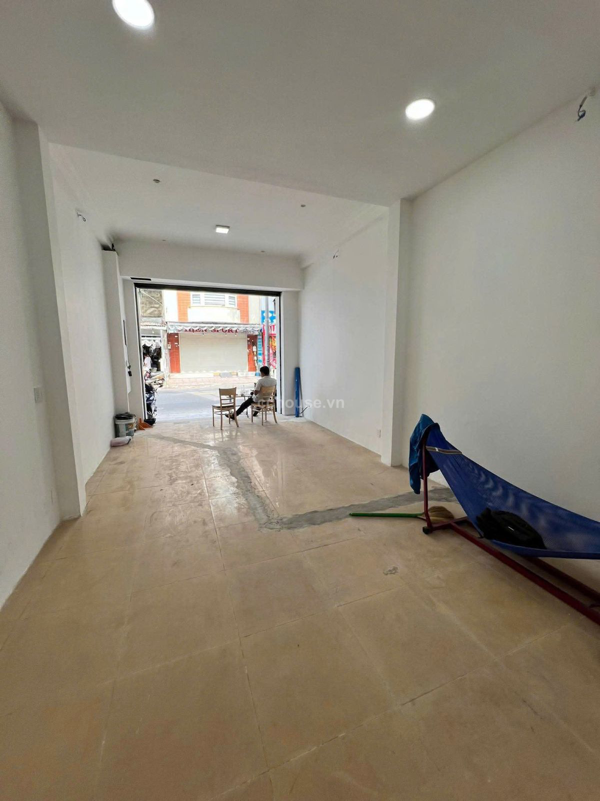 CHO THUÊ NHÀ MẶT TIỀN NGUYỄN THÁI BÌNH, QUẬN TÂN BÌNH, DT: 4.2x17.3M, KC: TRỆT, 3 LẦU, GIÁ: 35 TRIỆU