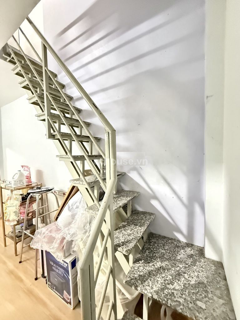 Bán nhà hẻm số 7 Thành Thái, P.Diên Hồng. DT 3x13m, 3 tầng
