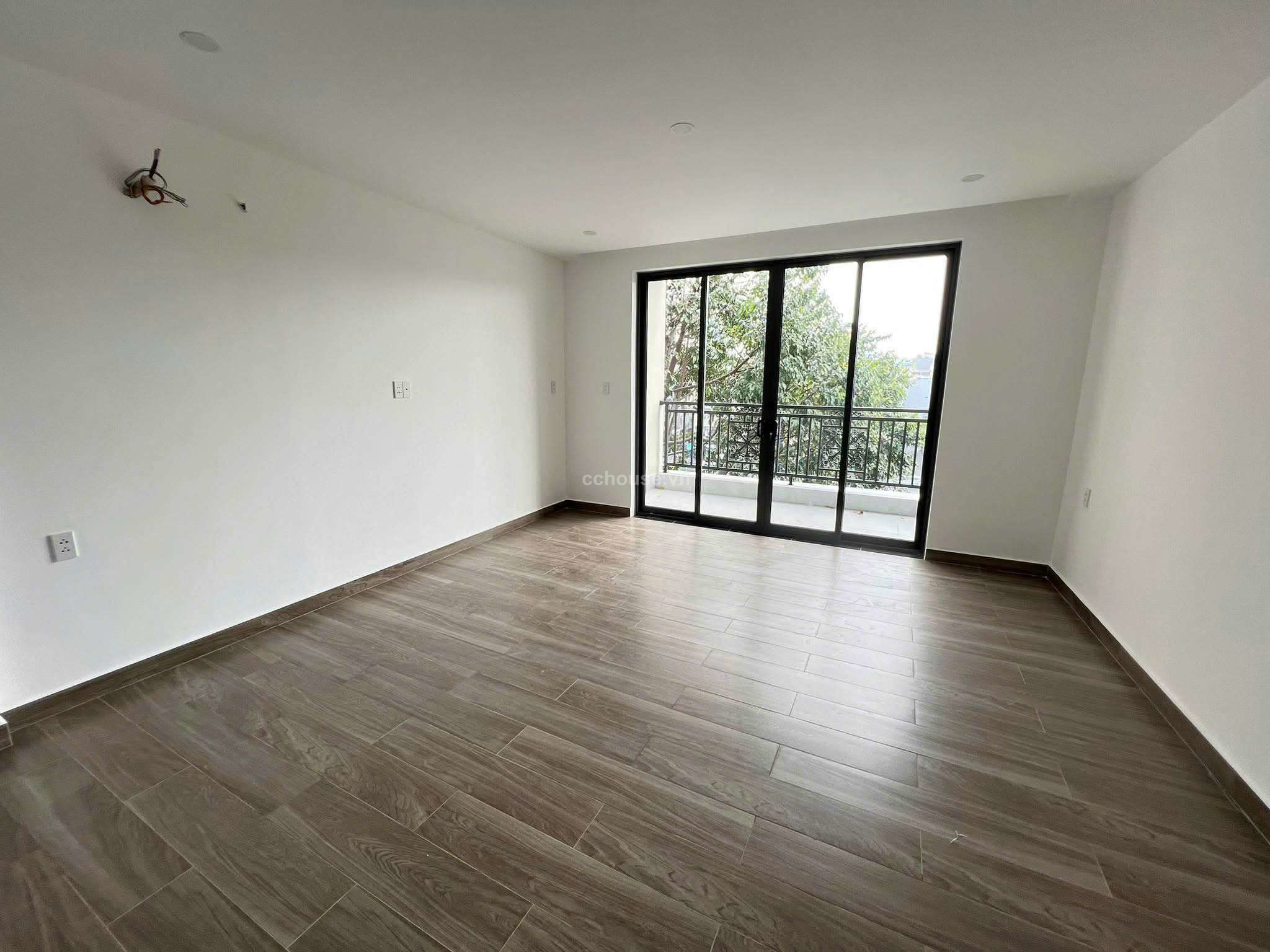 Bán nhà 2MT Trường Sa, P.Nhiêu Lộc. DT 4.75x17m, 6 tầng MCT