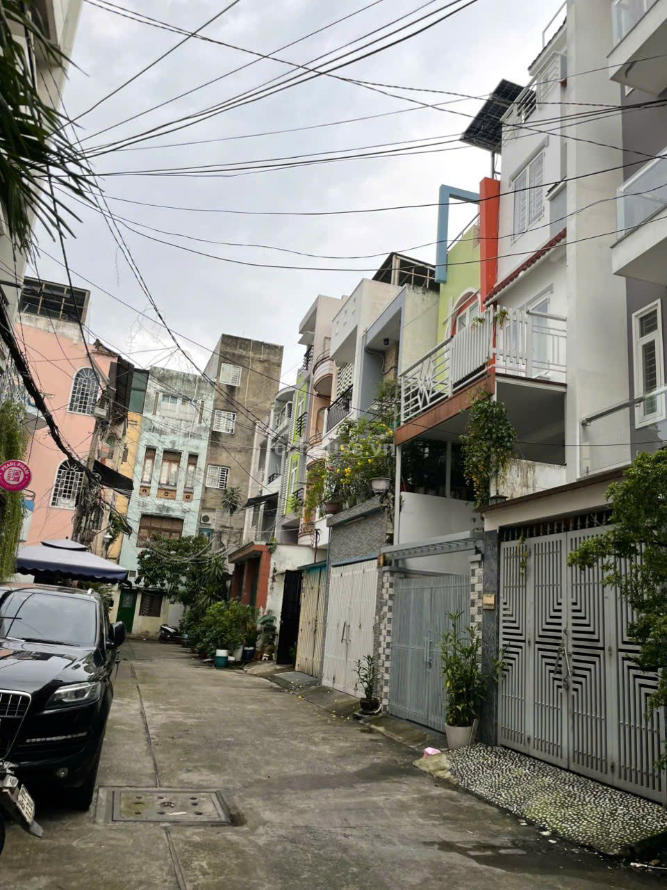 Hẻm hai xe hơi né nhau  Tô hiến thành  P.13  Q10 .