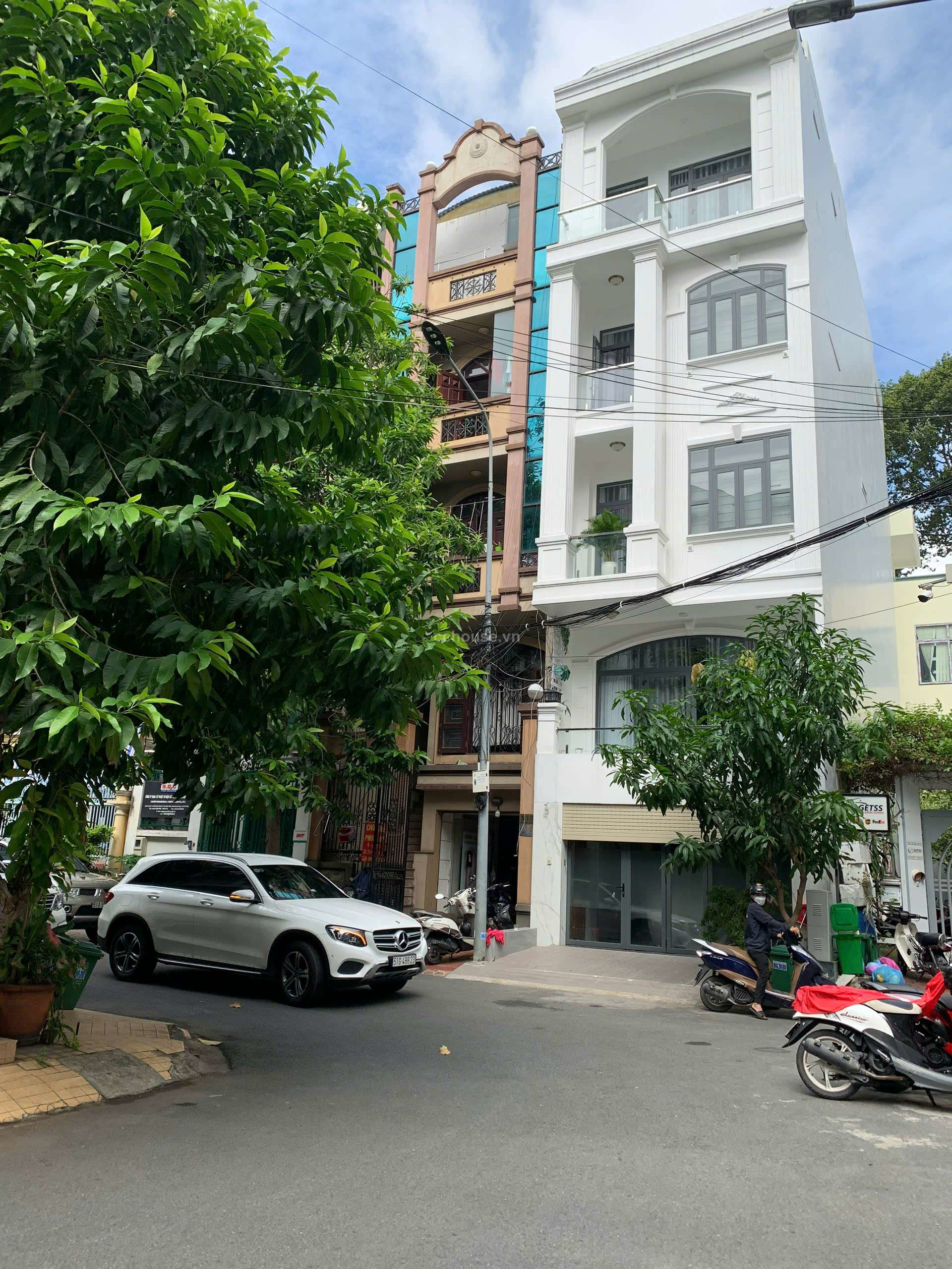 Bán nhà đường 12m Huỳnh Lan Khanh, P.Tân Sơn Hòa. DT 5x17m, 5 tầng