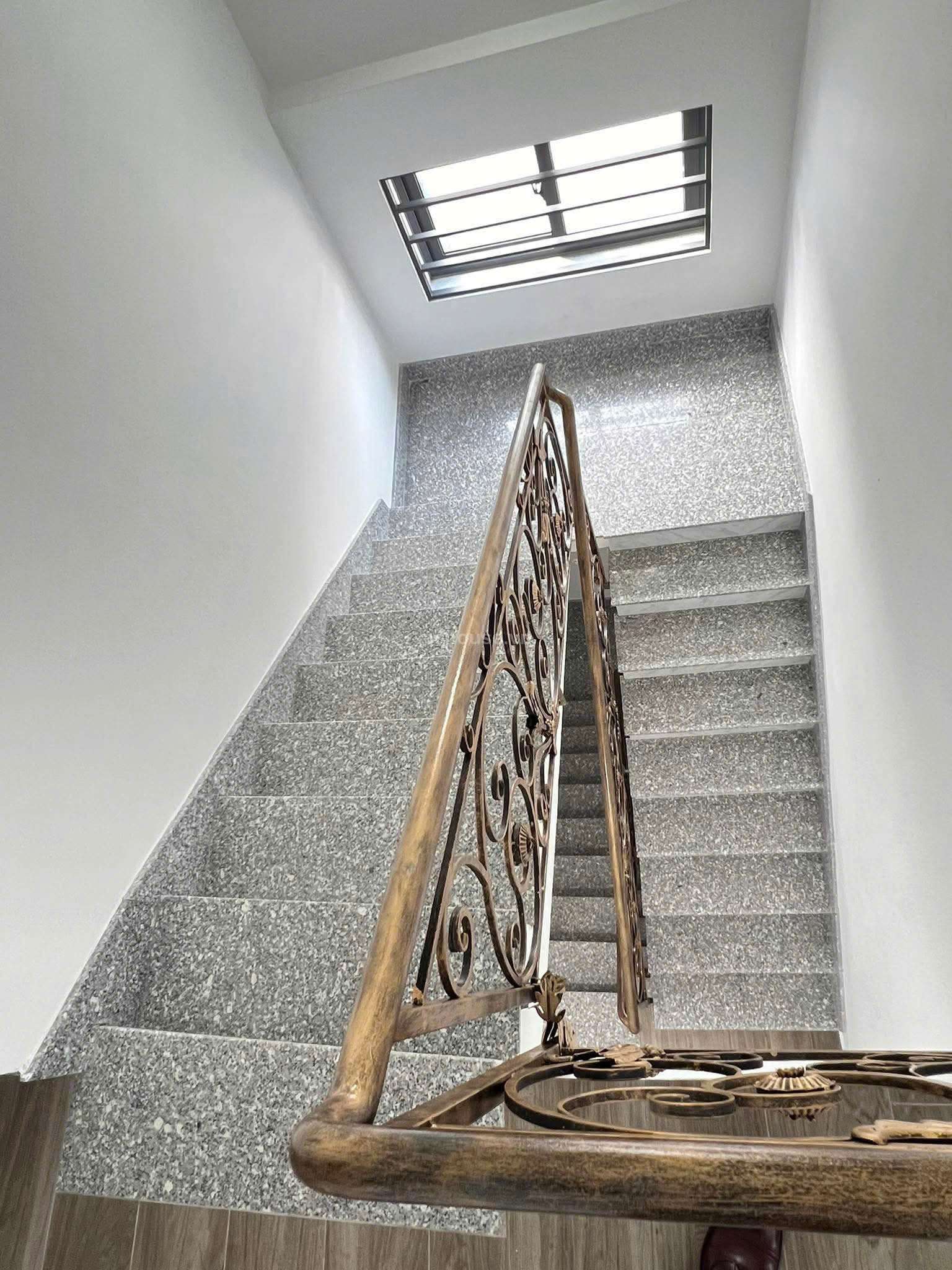 Bán nhà 2MT Trường Sa, P.Nhiêu Lộc. DT 4.75x17m, 6 tầng MCT