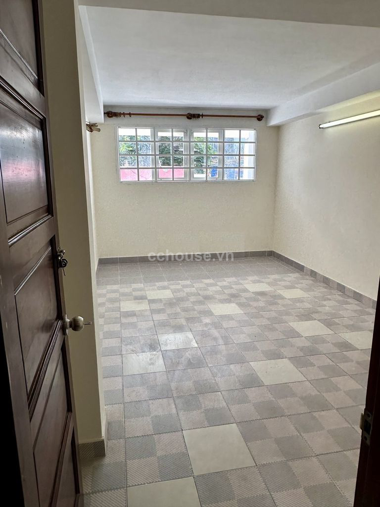 Cho thuê NCMT Thành Thái, P.Diên Hồng. DTSD 125m2