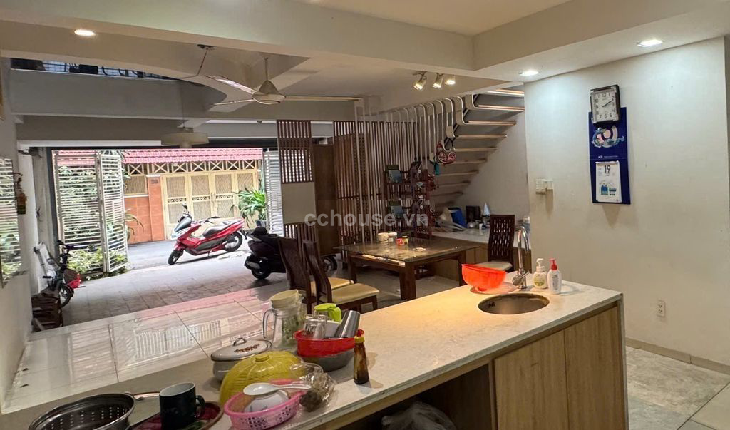 Cho thuê nhà HXH 207 3 Tháng 2, P.Vườn Lài. DT 5.8x13m, 4 tầng ST