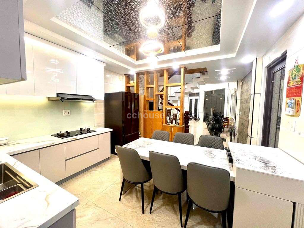 Bán nhà căn góc HXH Phạm Văn Chiêu, P.Thông Tây Hội. DT 4x15m, 5 tầng