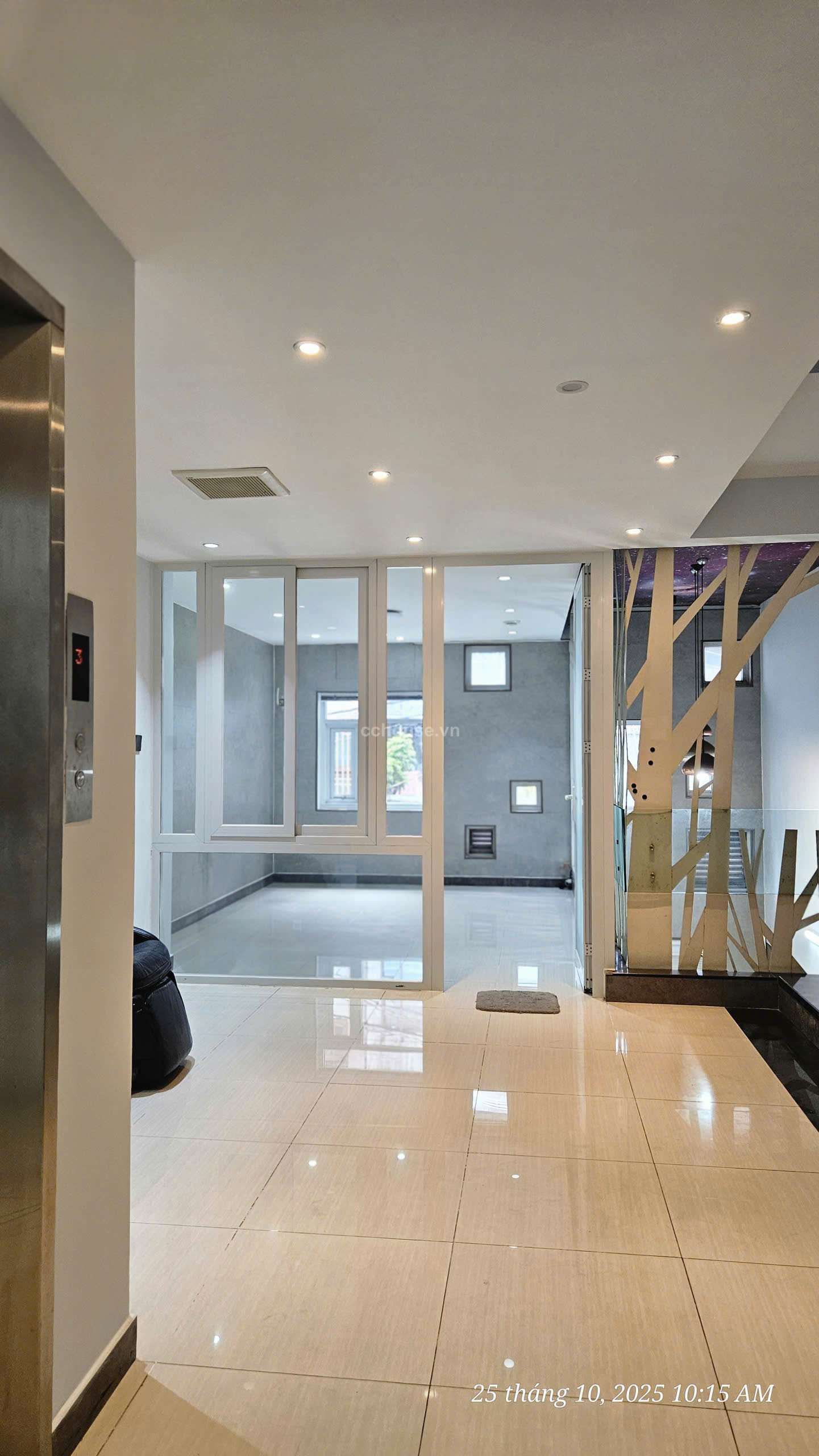 Bán nhà 5 tầng thang máy hẻm 3 Tháng 2 phường 14 quận 10