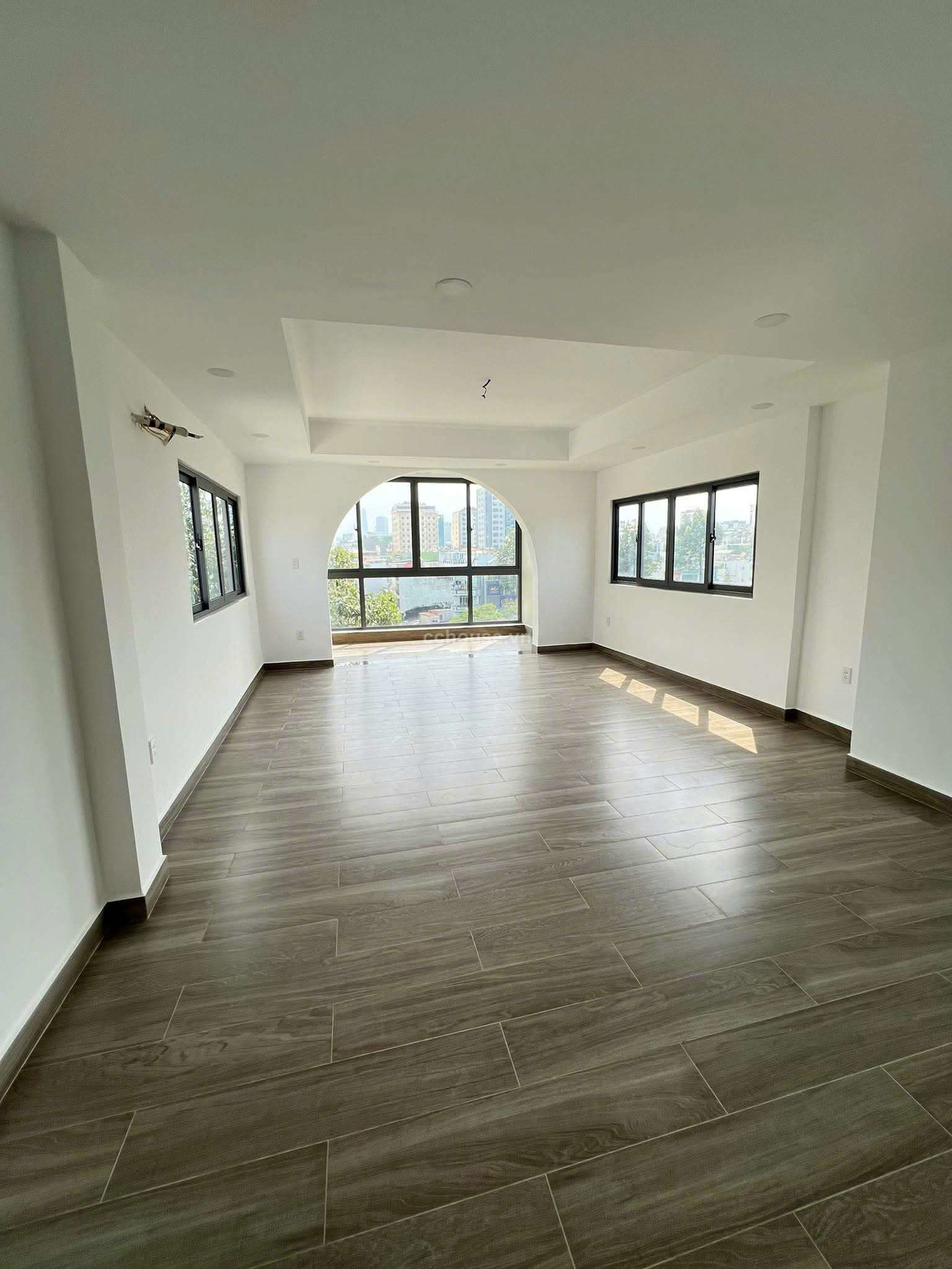 Bán nhà 2MT Trường Sa, P.Nhiêu Lộc. DT 4.75x17m, 6 tầng MCT