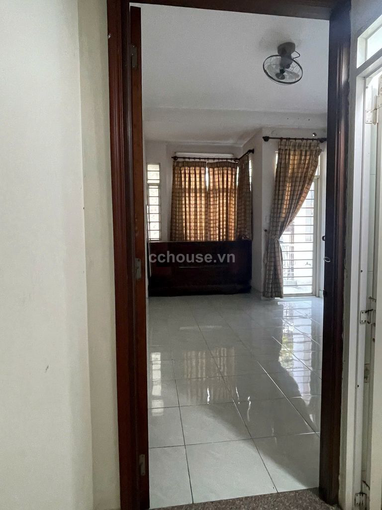 Cho thuê nhà MT Ni Sư Huỳnh Liên, P.Bảy Hiền. DT 4x14m, 3 tầng