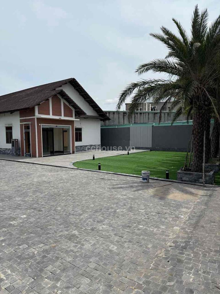 Biệt thự MT Lò Lu (30m), P.Long Phước. DT 25x70m