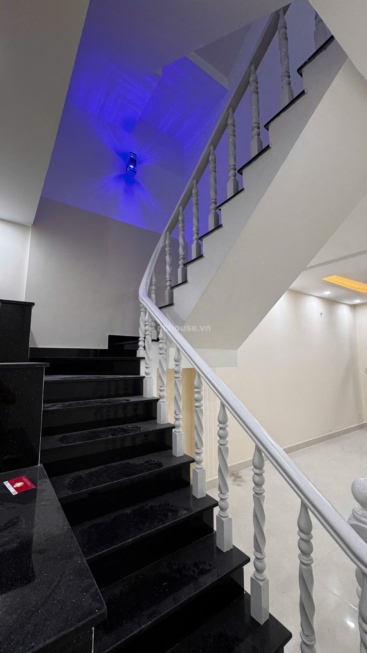 Bán nhà cách MT 20m Thích Quảng Đức, P.Đức Nhuận. DT 3.9x17.2m, 3 tầng