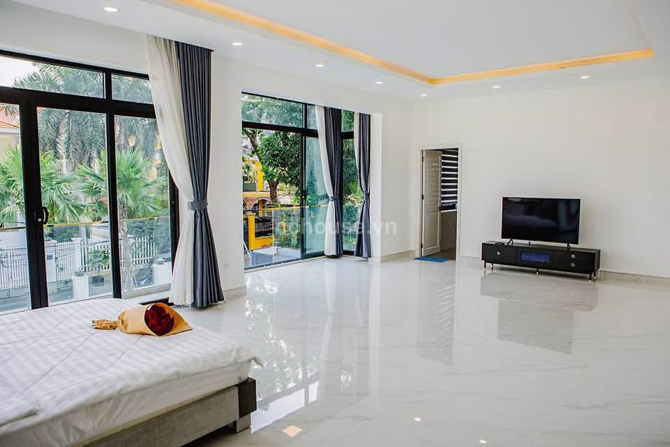 Biệt Thự 189C1/1 Nguyễn Văn Hưởng,P Thảo Điền, TP. Thủ Đức Diện tích đất: 20 × 38m Công nhận 749m2