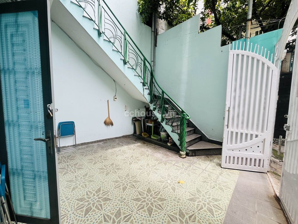 Bán nhà hẻm 179 Tô Hiến Thành, P.Hòa Hưng. DT 8x17m, 4 tầng