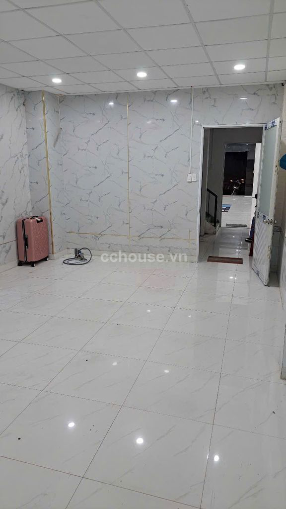 Cho thuê nhà MT Nguyễn Trãi, P.Chợ Lớn. DT 145m2, 4 tầng ST