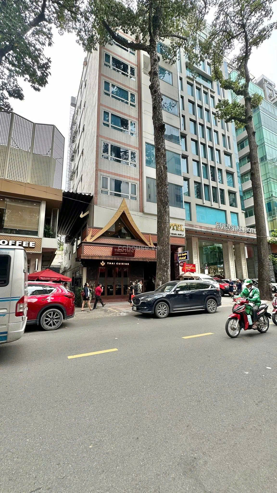Bán Khách sạn 40 -42 Bùi Thị Xuân, Phường Bến Thành, Quận 1 , Nay là Phường Bến Thành, TP.HCM).