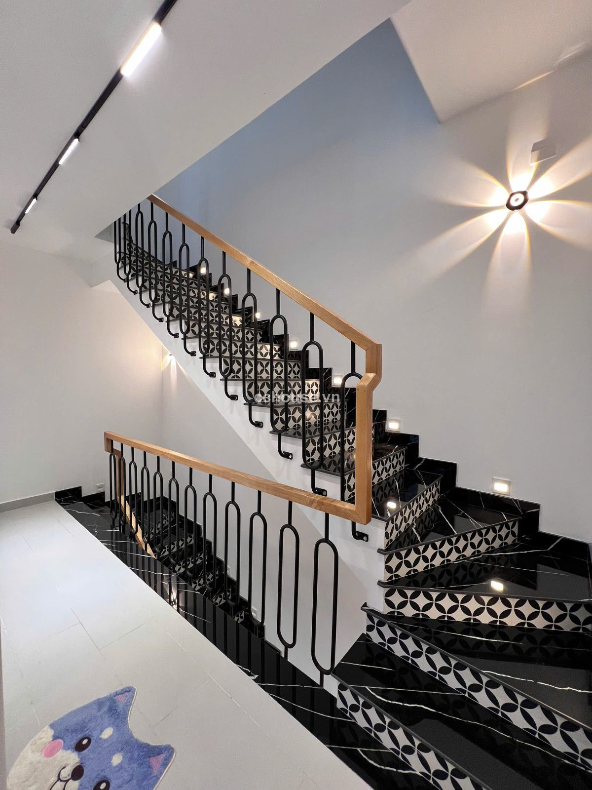 Nhà căn góc MT Dương Văn Dương, P.Phú Thọ Hòa. DT 4x16m, 4 tầng ST