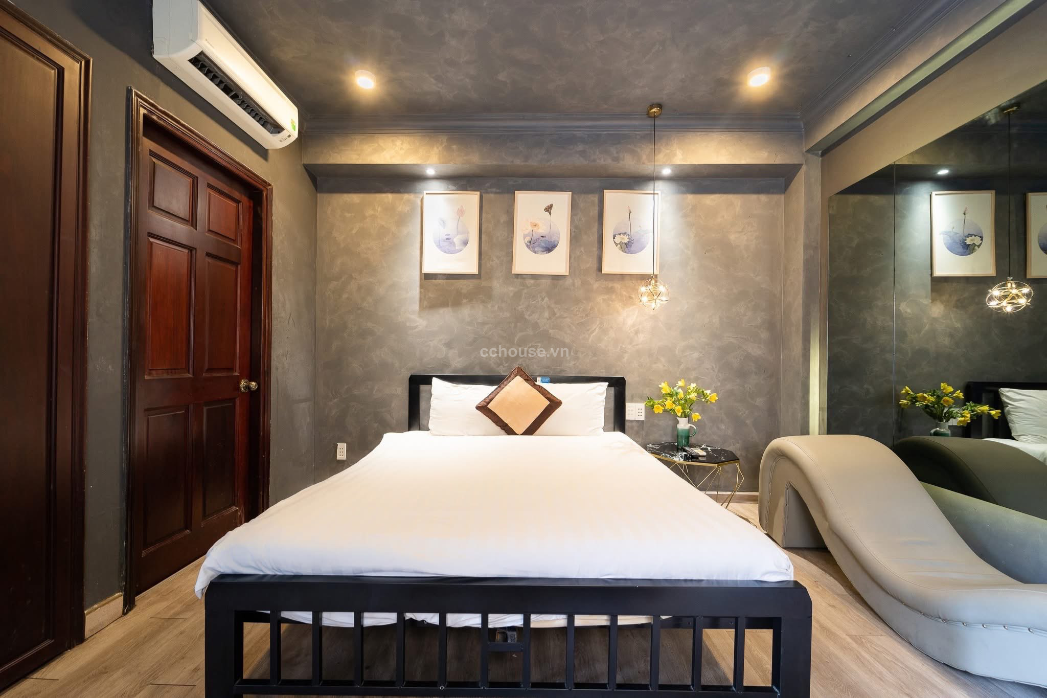 Khách sạn mặt tiền ngay Chợ Bến Thành Quận 1. Hầm + 7 tầng + Thang máy