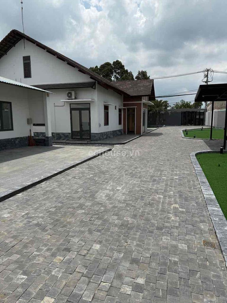 Biệt thự MT Lò Lu (30m), P.Long Phước. DT 25x70m
