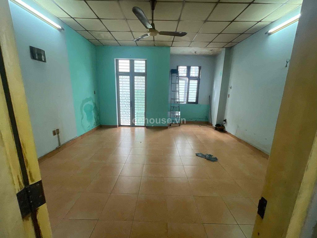 Bán nhà HXH Lý Thường Kiệt, P.Diên Hồng. DT 5x18m, 2 tầng