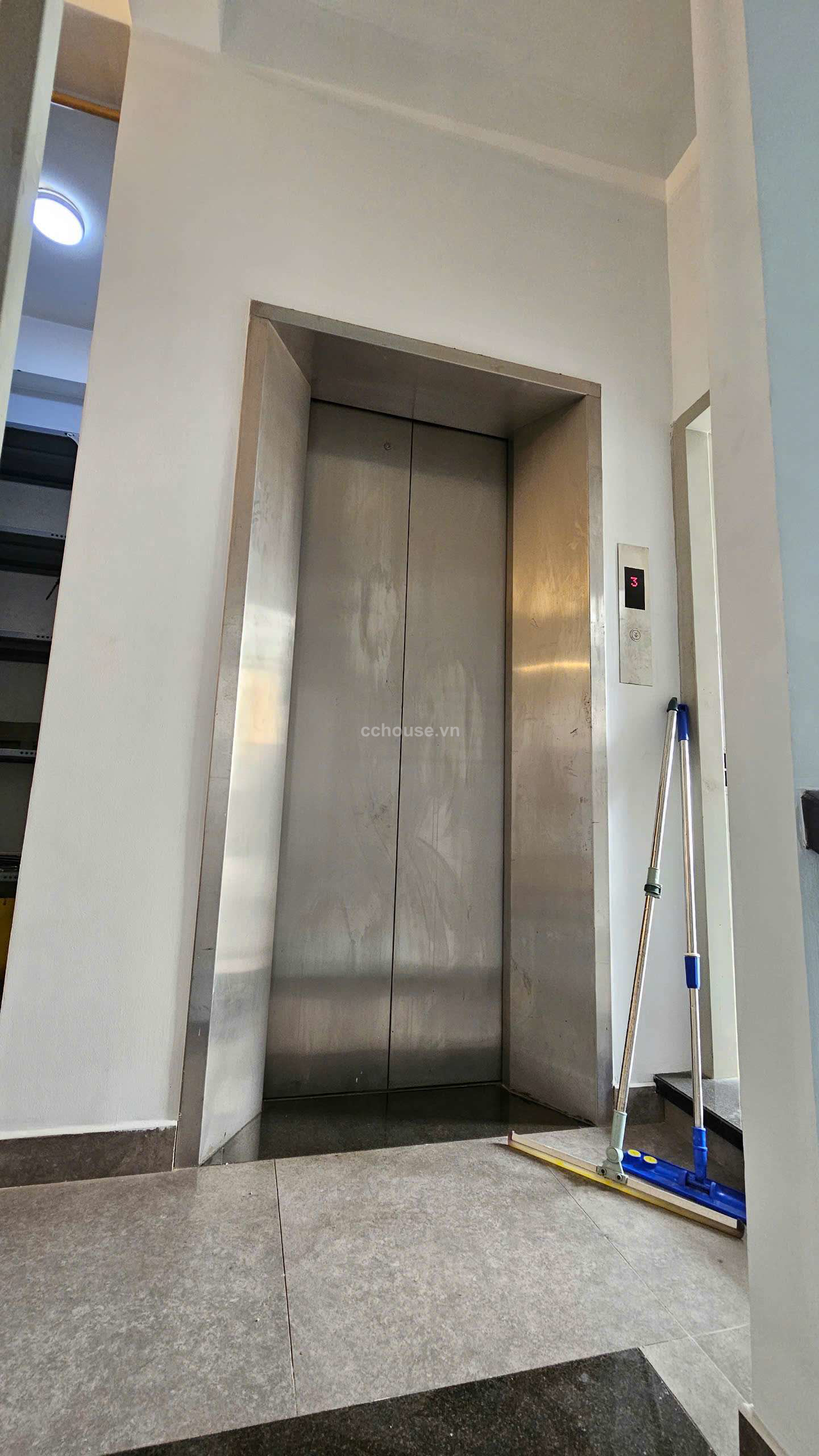 Bán nhà 5 tầng thang máy hẻm 3 Tháng 2 phường 14 quận 10