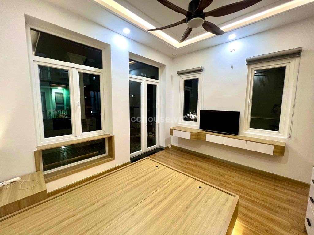 Bán nhà căn góc HXH Phạm Văn Chiêu, P.Thông Tây Hội. DT 4x15m, 5 tầng