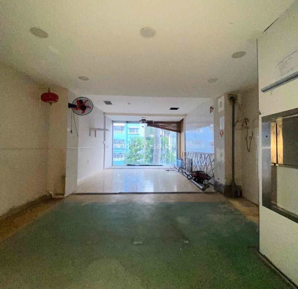 Cho thuê nhà MT Nguyễn Chí Thanh, P.Diên Hồng. DT 4.5x15m, 4 tầng
