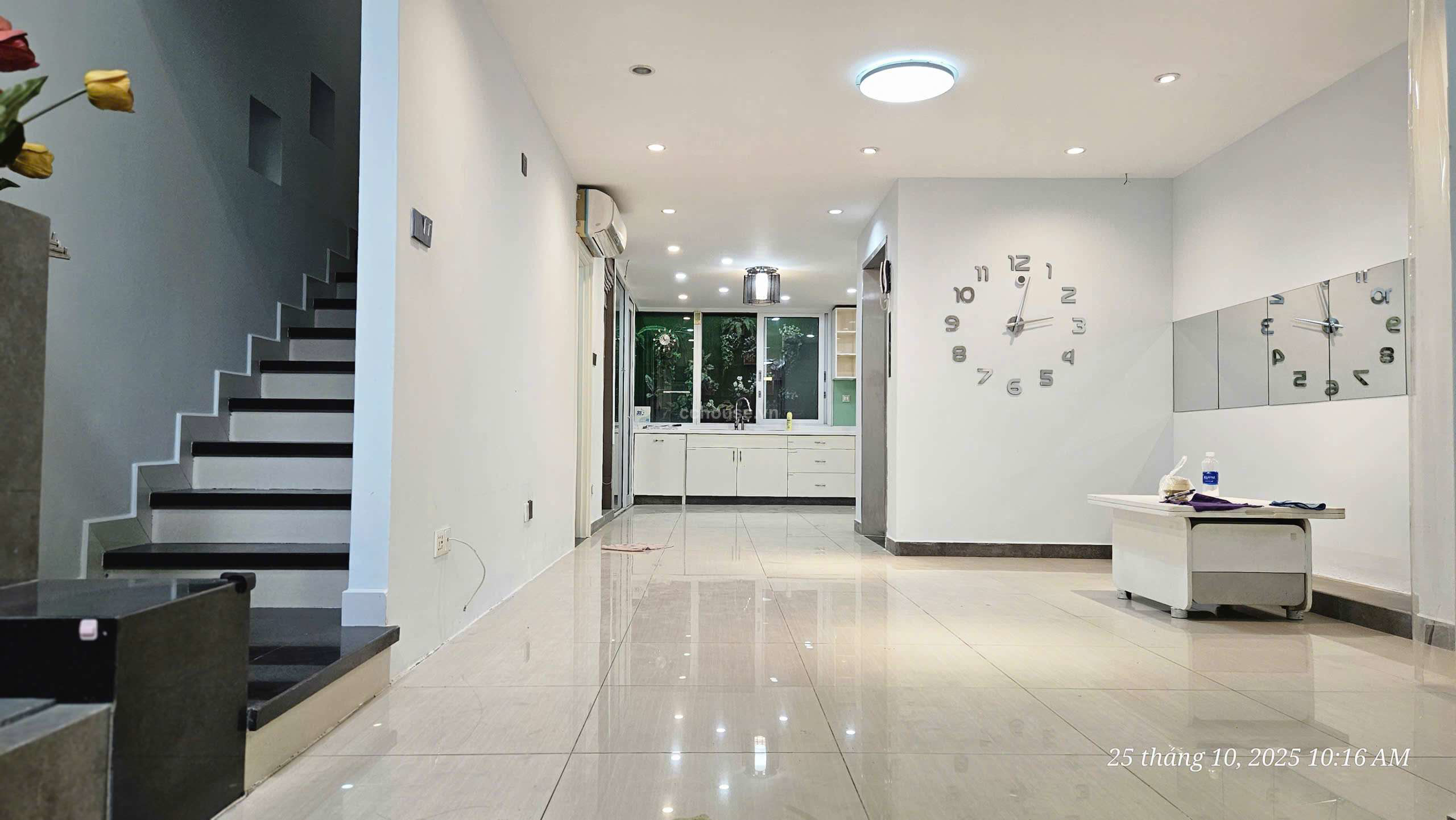 Hem-xe-hoi--6m-ngay-606-duong-32--Q10--5-tang--co-thang-may--id9159