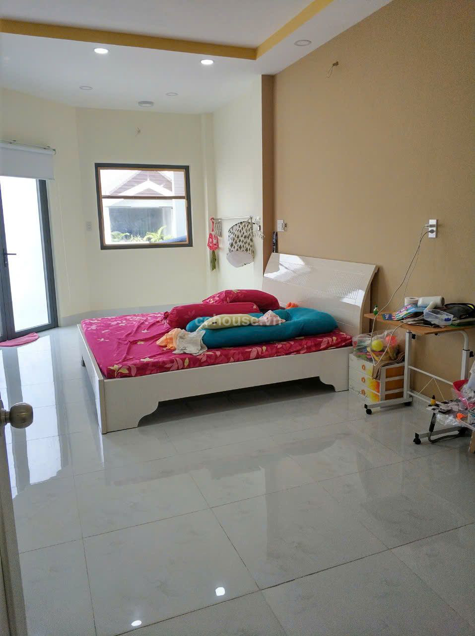 Sieu-pham-Toa-nha-5-tang--goc-2-Mat-tien-Binh-thoi-Q11--id8989