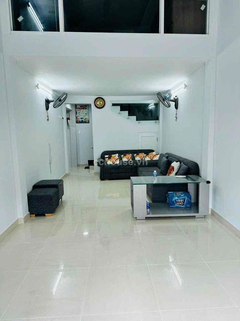 Cho thuê nhà MT Lê Văn Sỹ, P.Phú Nhuận. DT 3.2x10m, 4 tầng ST