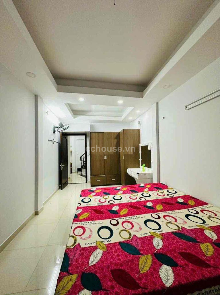 Cho thuê nhà MT Lê Văn Sỹ, P.Phú Nhuận. DT 3.2x10m, 4 tầng ST