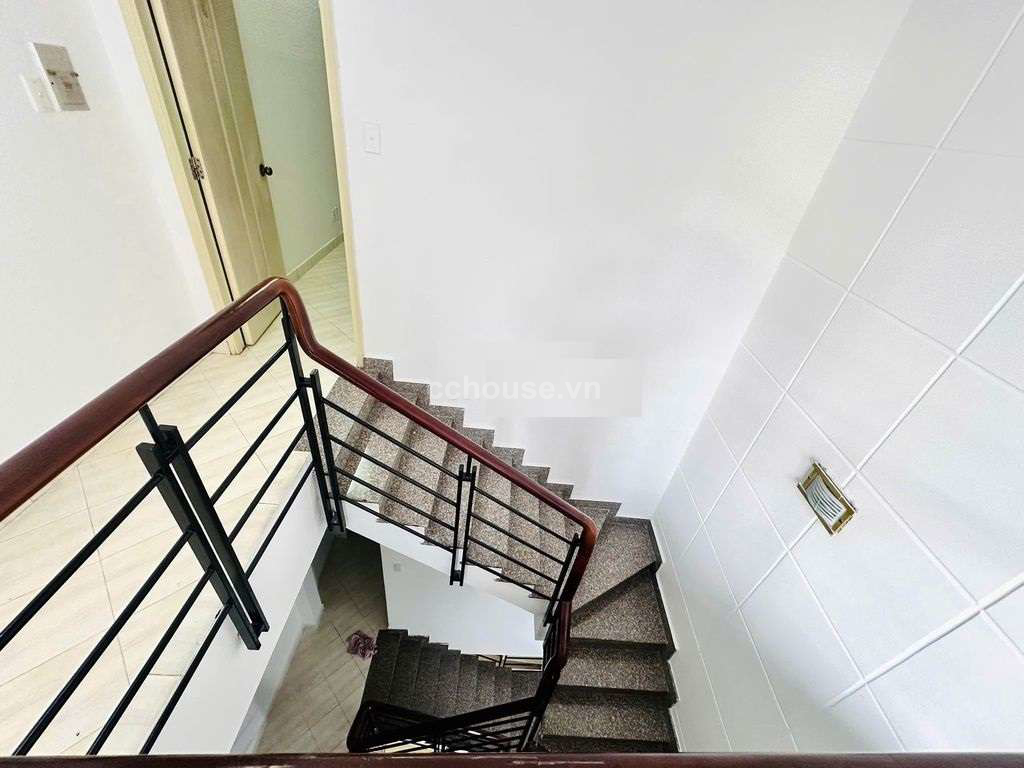 Bán nhà hẻm Lê Văn Huân, P.Tân Bình. DT 3.5x12.5m, 3 tầng
