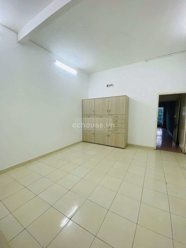 Cho thuê nhà MT Đinh Tiên Hoàng, P.Tân Định. DT 5x20m, 2 tầng