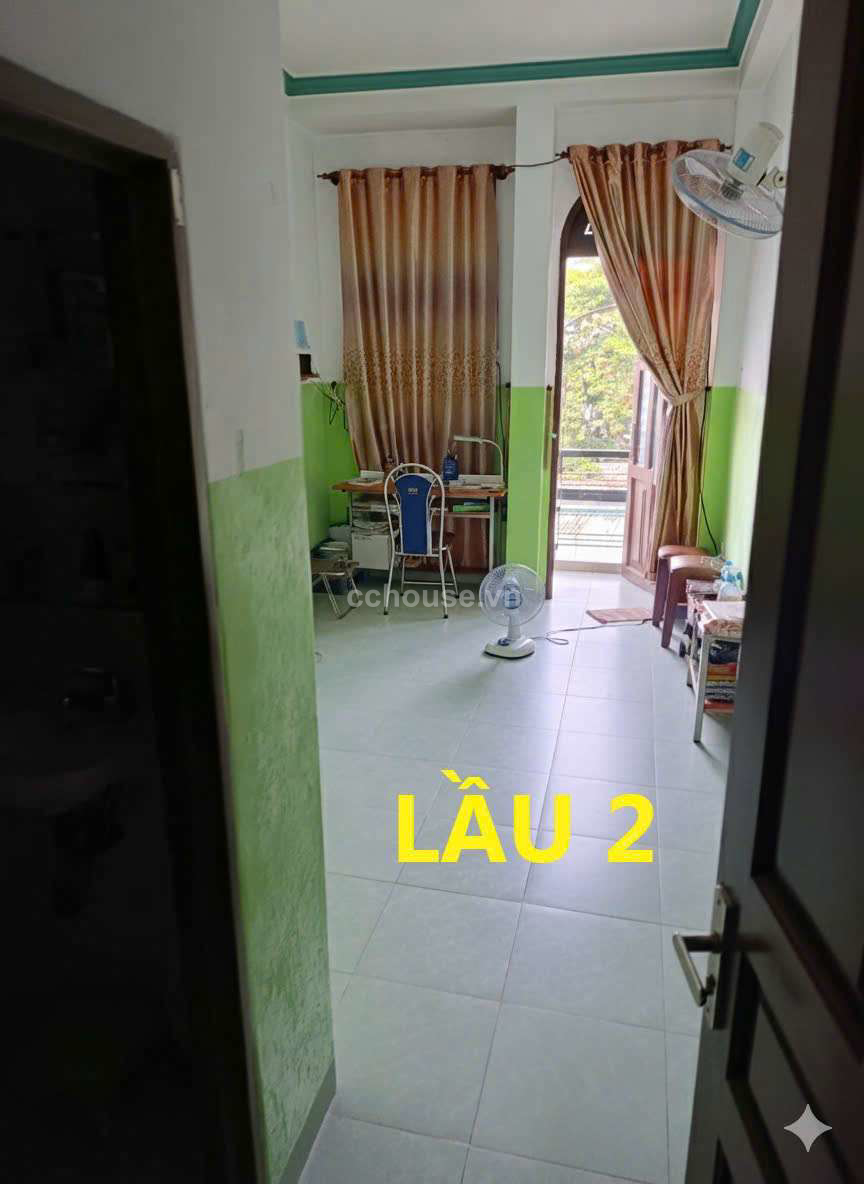 Bán nhà MT Nguyễn Giản Thanh, P.Hòa Hưng. DT 3.1x19.4m, 4 tầng