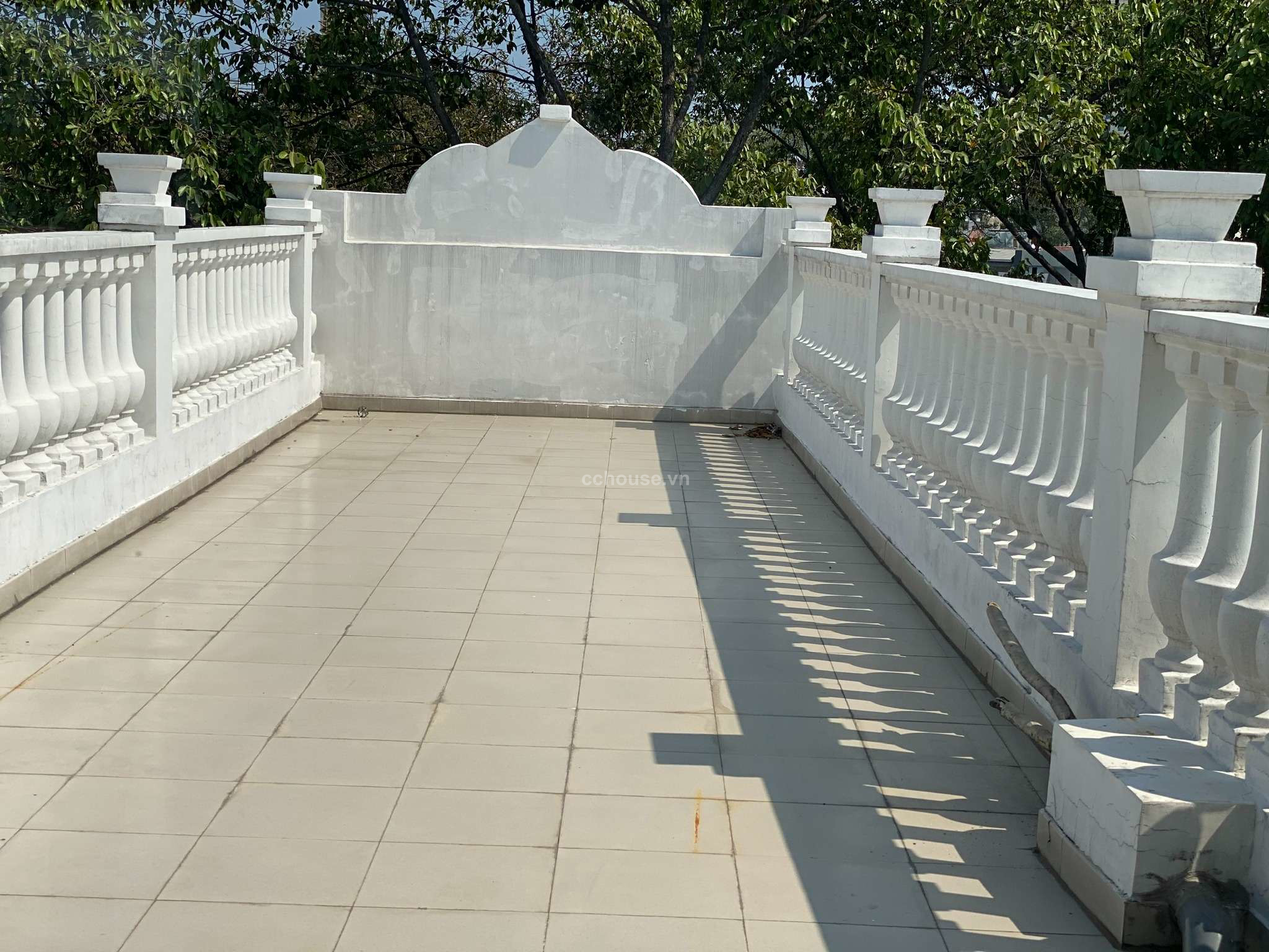 Cho thuê nhà MT Ngô Gia Tự, P.Vườn Lài. DT 4x22m, NH 6m. 6 tầng ST