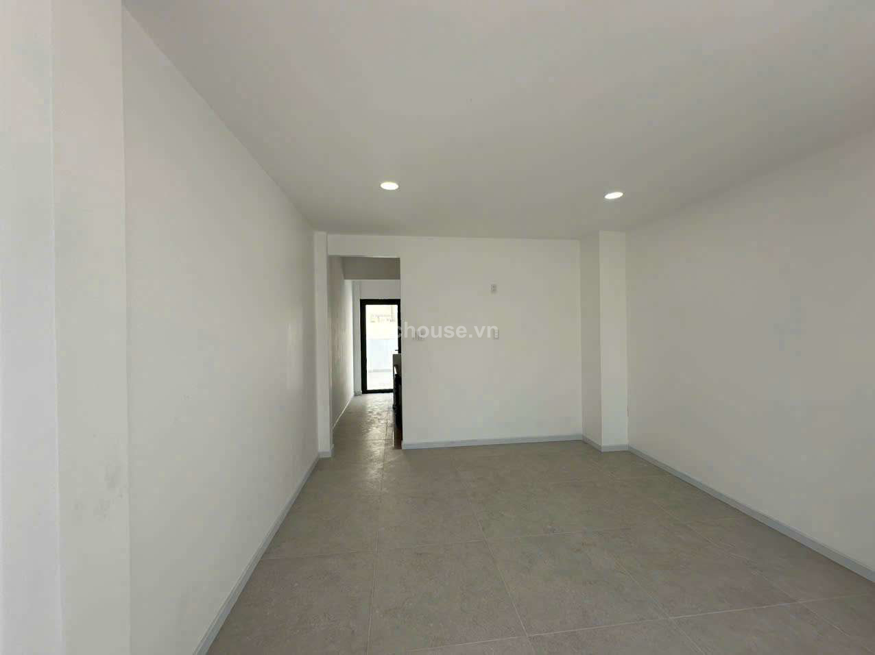 Nhà 5 tầng Hẻm 6m CMT8 giáp Q3.