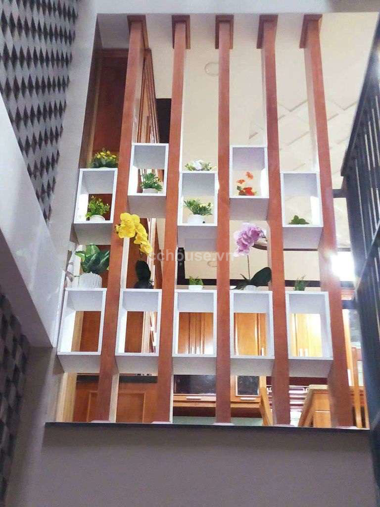 Bán nhà MT Huỳnh Văn Một, P.Phú Thạnh. DT 4x18m, 5 tầng