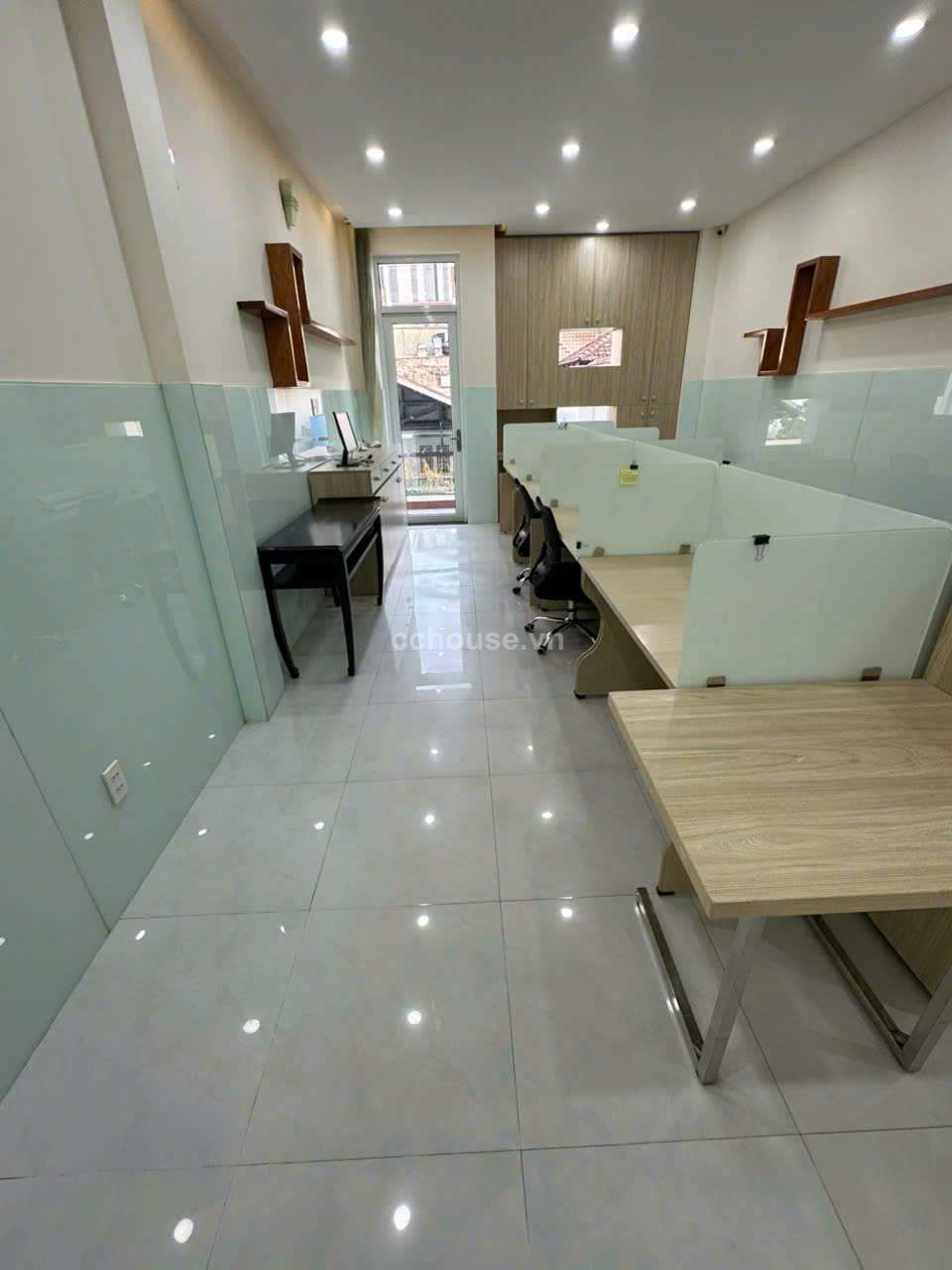 Tòa nhà 6 tầng Đường Nhựa 8m Sư Vạn Hạnh Khu Văn Phòng . Giá Giảm Mạnh
