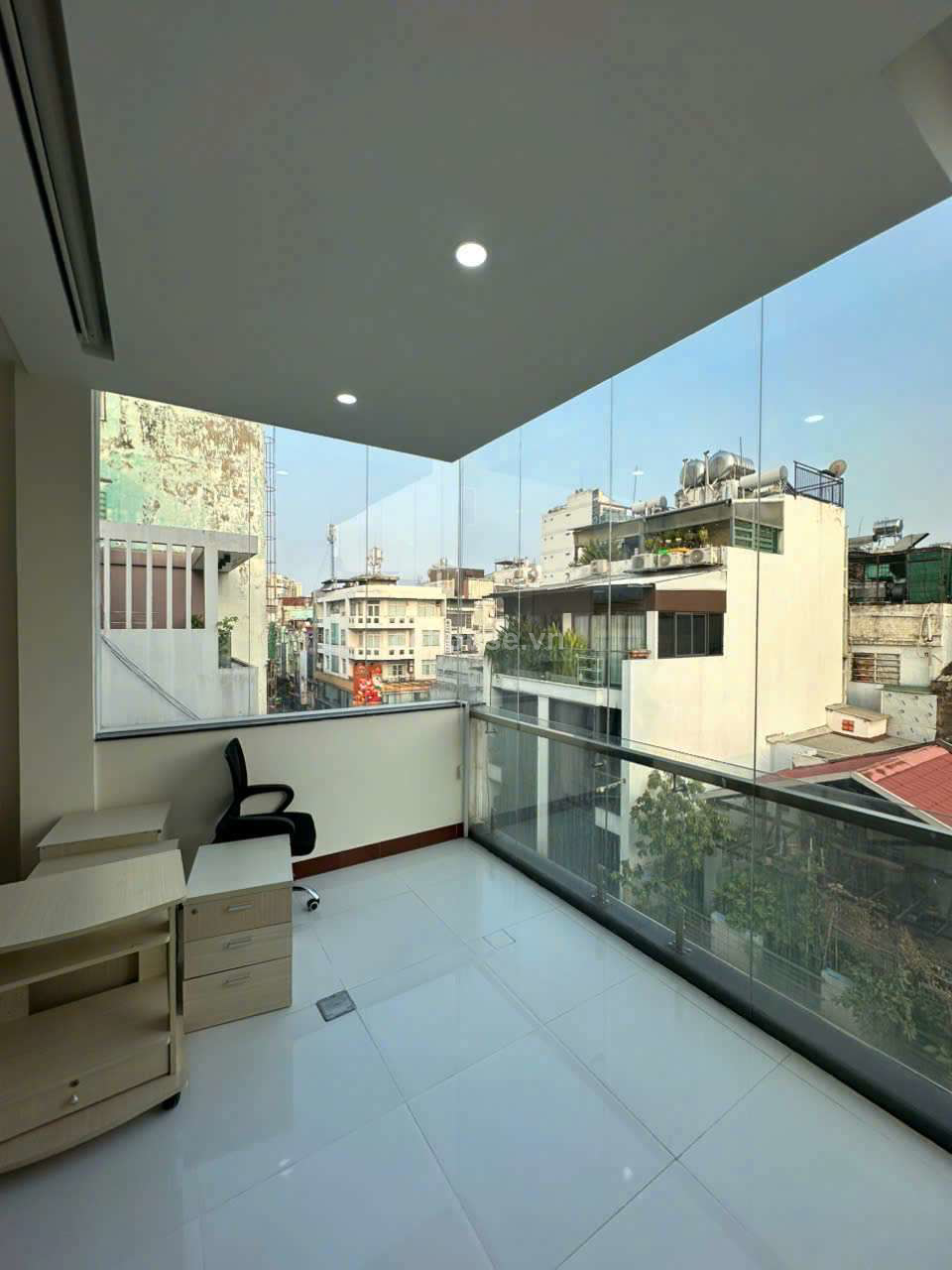 Tòa nhà 6 tầng Đường Nhựa 8m Sư Vạn Hạnh Khu Văn Phòng . Giá Giảm Mạnh