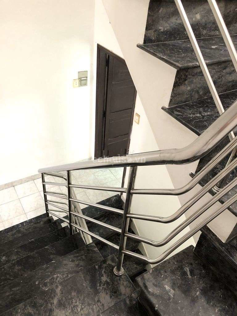 Cho thuê nhà MT Lê Văn Sỹ, P.Phú Nhuận. DT 4x15m, 4 tầng