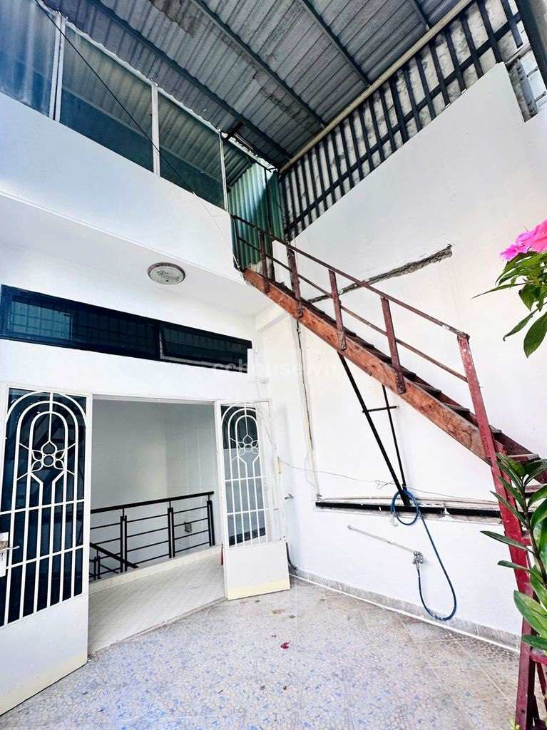 Bán nhà hẻm Lê Văn Huân, P.Tân Bình. DT 3.5x12.5m, 3 tầng