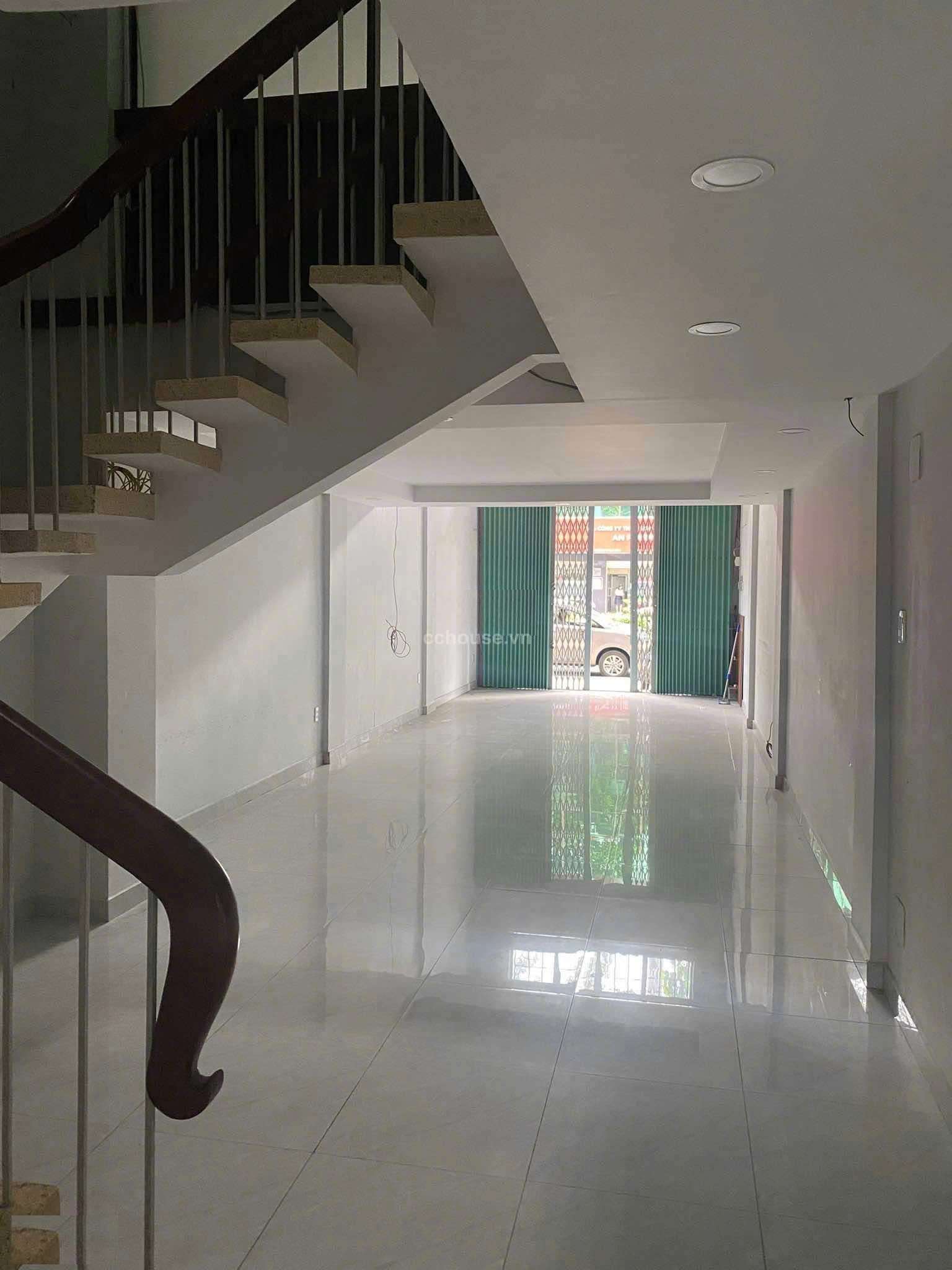 Cho thuê nhà MT An Dương Vương, P.An Đông. DT 4x20m, 6 tầng