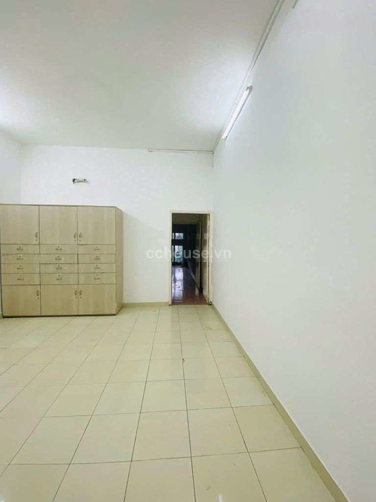 Cho thuê nhà MT Đinh Tiên Hoàng, P.Tân Định. DT 5x20m, 2 tầng